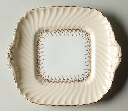 S443 Square Handled Cake Plate