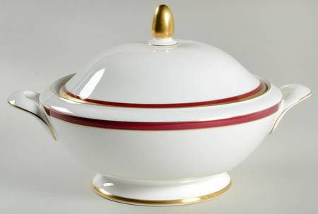 Saturn Ruby Crimson Round Covered Vegetable