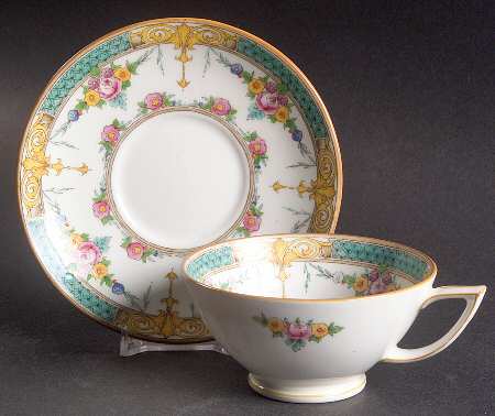 Selwyn Footed Cup & Saucer Set