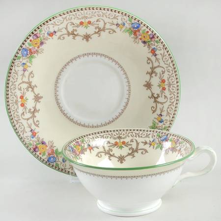Shaftesbury Footed Cup & Saucer Set