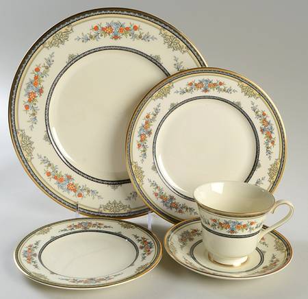 Stanwood (Gold Trim) 5 Piece Place Setting