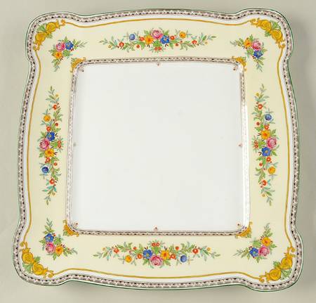 Stanwood Square Cake Plate