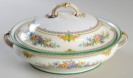 Stanwood Round Covered Vegetable