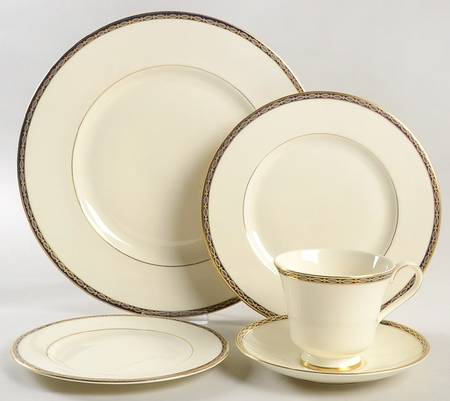 St. James 40 Piece Estate Set