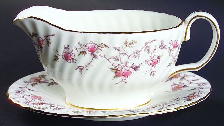 Suzanne Gravy Boat & Underplate