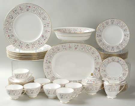 Tapestry (Gold Trim) 45 Piece Estate Set