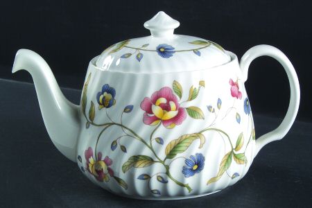 Tapestry (Newer, No Trim, S770) Teapot & Lid