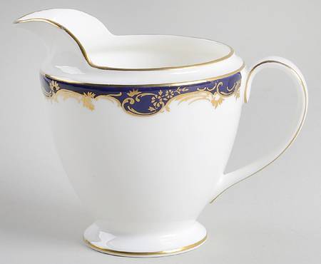 Versailles Creamer
