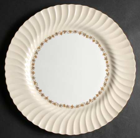 Vineyard Buff Large Chop Plate (Round Platter)