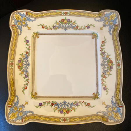 Warwick Square Cake Plate