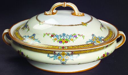 Warwick Round Covered Vegetable