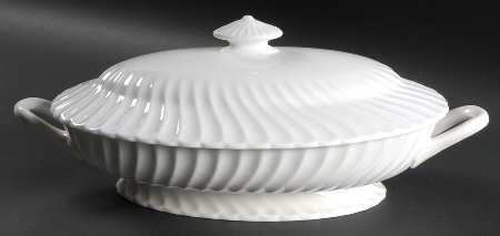 White Fife Oval Covered Vegetable