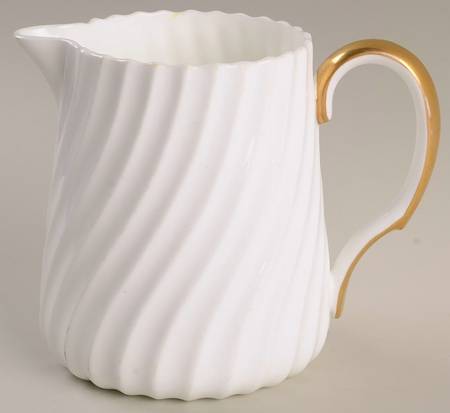 White Fife 24 Oz Pitcher