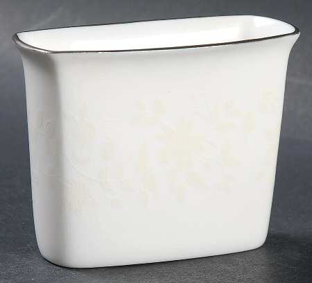 White Paisley Cigarette Holder