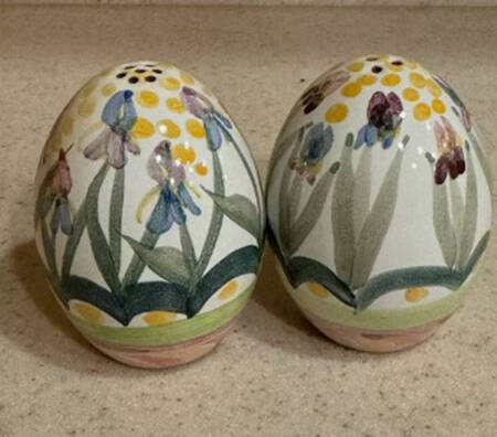 Bearded Iris Salt & Pepper Set