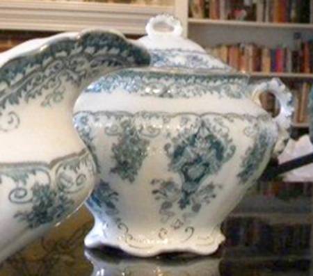 Baltic Sugar Bowl & Lid