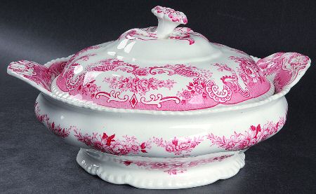 Bombay Red (Scalloped) Round Covered Vegetable