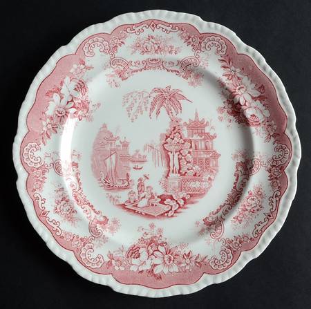 Bombay Red (Scalloped) Luncheon Plate