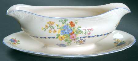 Hadley Gravy Boat with Attached Underplate