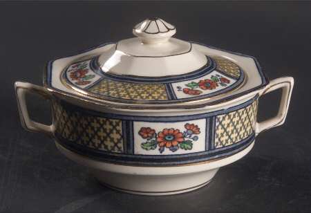 Lowestoft Sugar Bowl & Lid