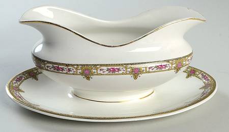 MAD18 Gravy Boat with Attached Underplate