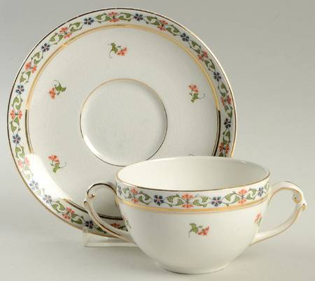 MAD6 Flat Bouillon Cup & Saucer