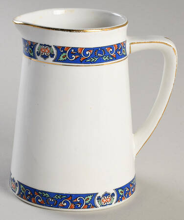MAD8 18 Oz Pitcher