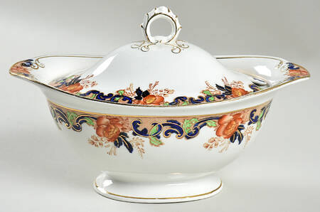 Majestic (Smooth Edge) Sauce Boat & Lid by John Maddock & Sons