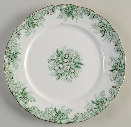 Majestic Green (Scalloped, Gold Accent) Luncheon Plate