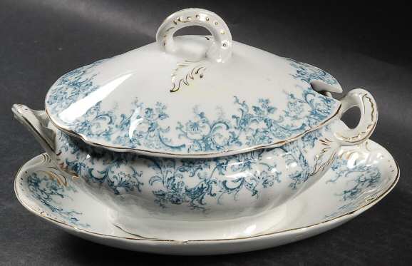 Meredith Blue Green Sauce Boat & Lid with Underplate