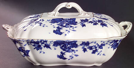 Oakland Blue (Scalloped, Gold Trim) Rectangular Covered Vegetable