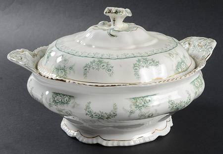Warwick Round Covered Vegetable