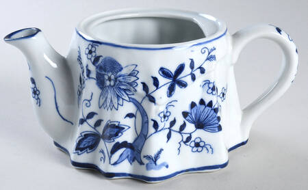 Blue Onion Mini Figural Teapot No Lid