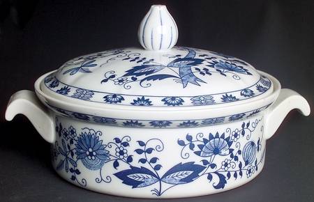 Blue Onion 1.5 Qt Round Covered Casserole