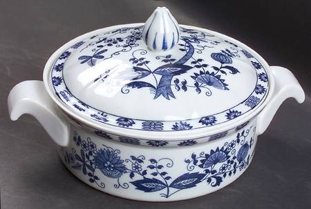 Blue Onion 1 Qt Round Covered Casserole