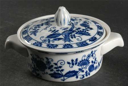 Blue Onion Individual Casserole & Lid