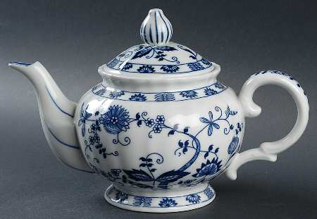 Blue Onion Teapot & Lid