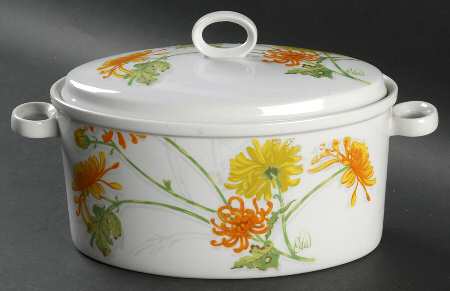 Chrysanthemum 2 Quart Oval Covered Casserole