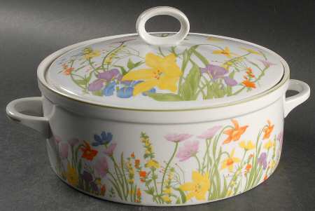 Day Lily 2.5 Qt Round Covered Casserole