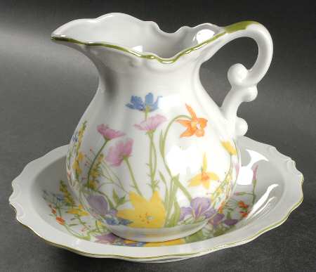Day Lily Small Pitcher & Bowl Set