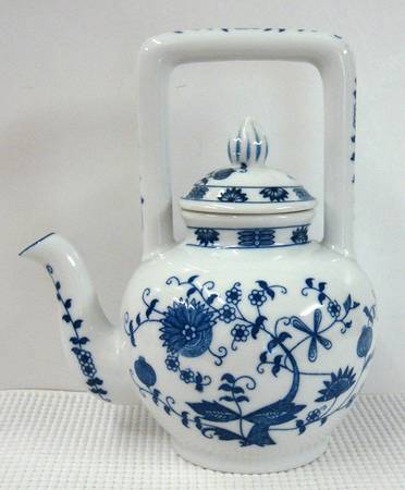 MAN1 Small Teapot & Lid