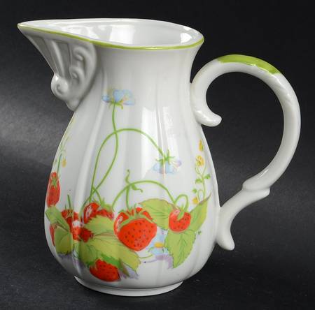 Strawberry Hill 22 Oz Pitcher