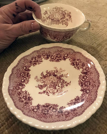 Ascot Red Saucer