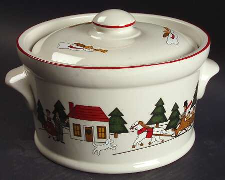 Christmas Village 1.5 Qt Round Covered Casserole