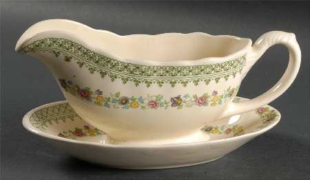 Madrigal Gravy Boat & Underplate