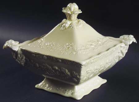 Mason's Oak Cream Square Covered Vegetable