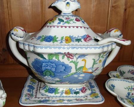Regency Plantation Colonial Tureen & Lid