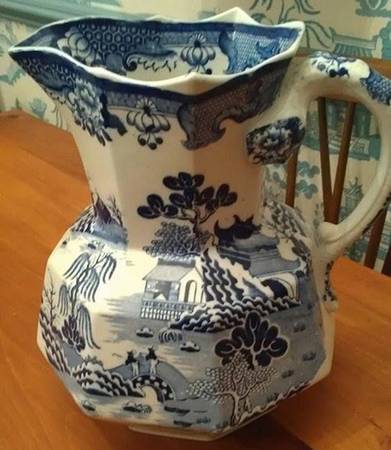 Willow Blue (Design On Edge) 176 Oz Pitcher