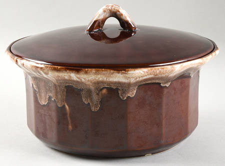 Brown Drip 2.5 Qt Round Covered Casserole