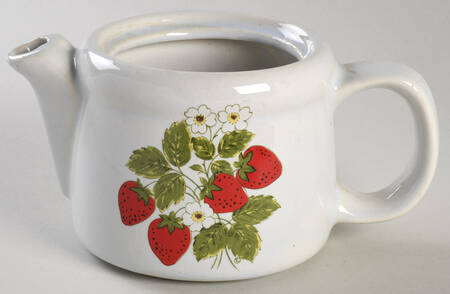Strawberry Country Creamer No Lid